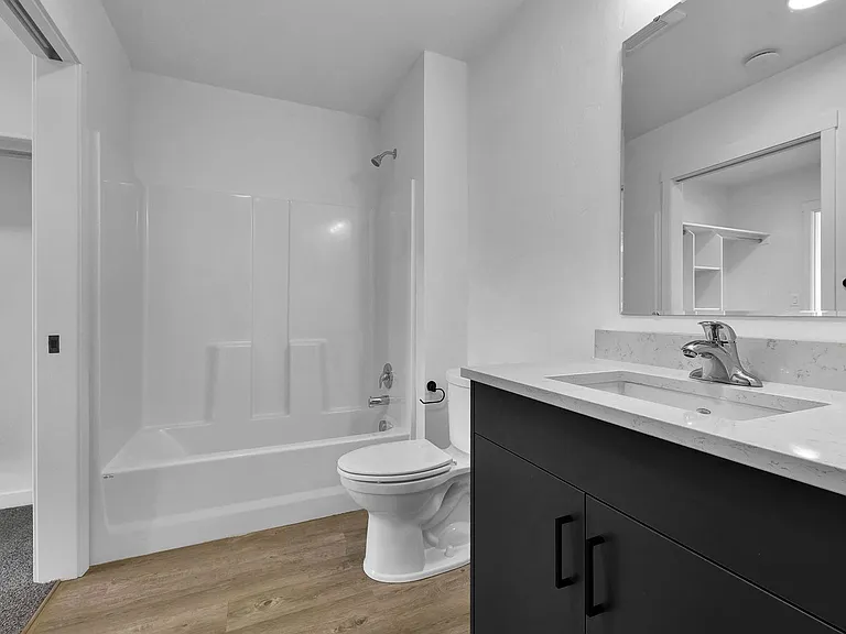 Milstick Apartments — Photo 42