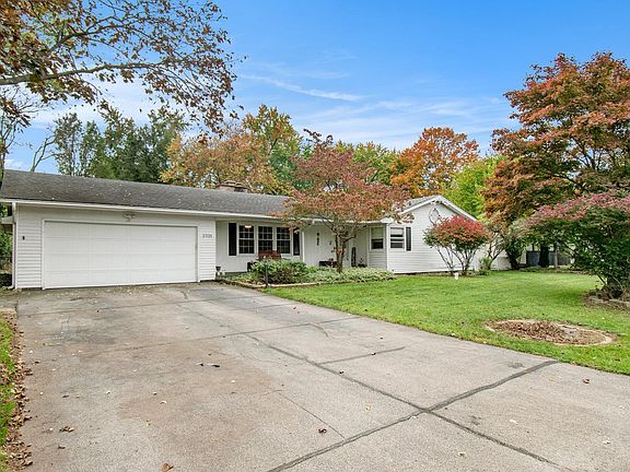 2nd image of 23128 Sandalwood Dr
