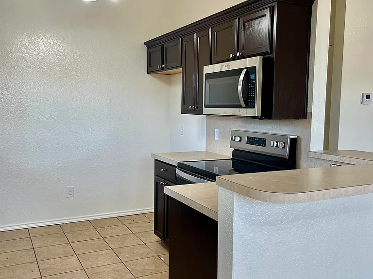 5440 Carlson St — Photo 9