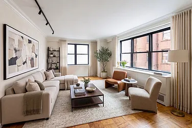 330 Third Avenue, #4B
