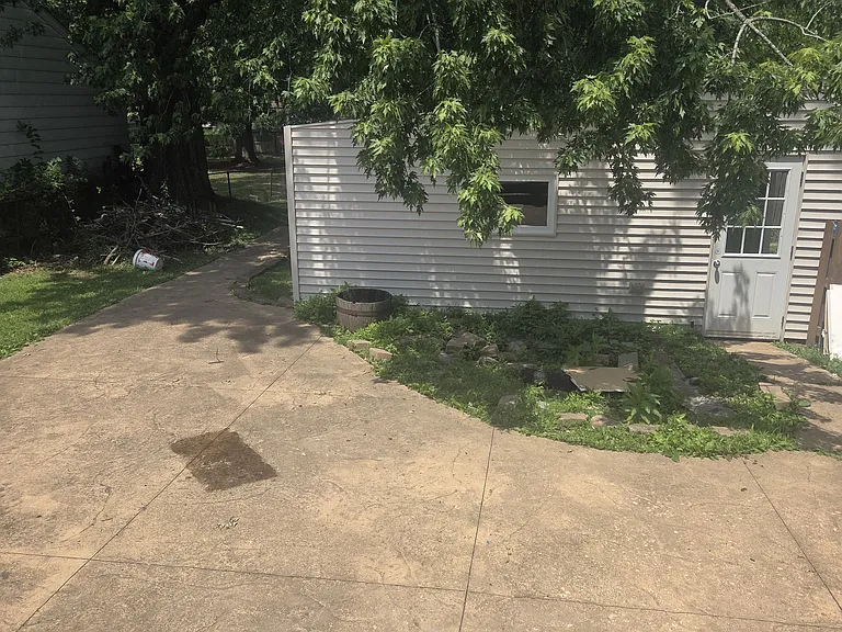 11412 Woodview Blvd — Photo 31