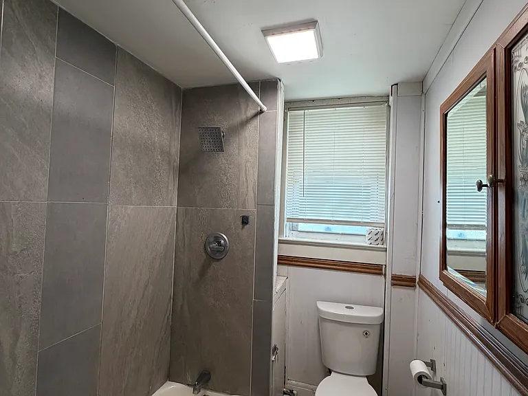 166 Brook St #2 — Photo 4
