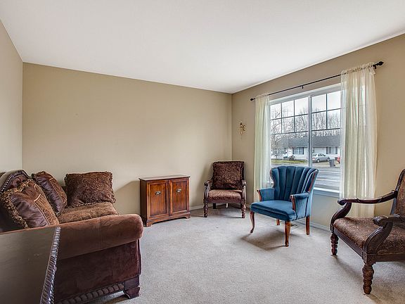 5th image of 410 12th St SE