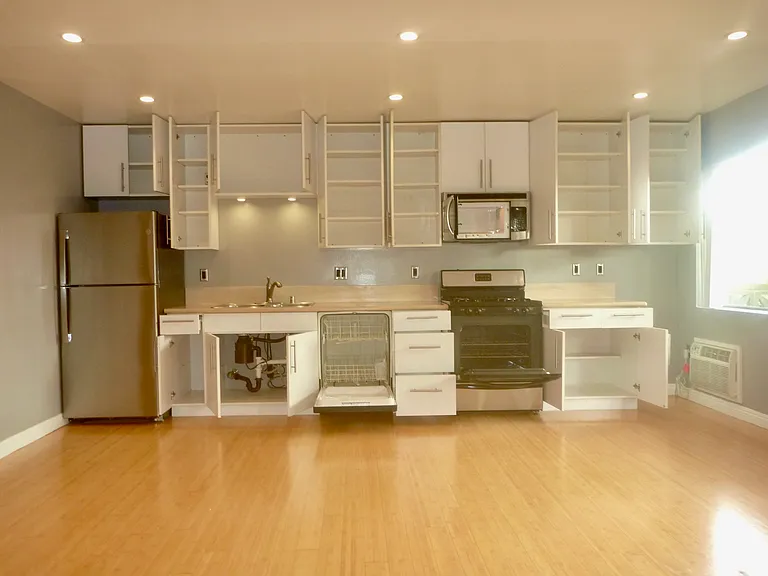 1527 Princeton St #2 — Photo 11