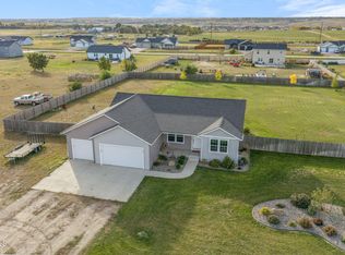 5467 Clear Water Ln, Williston, ND 58801