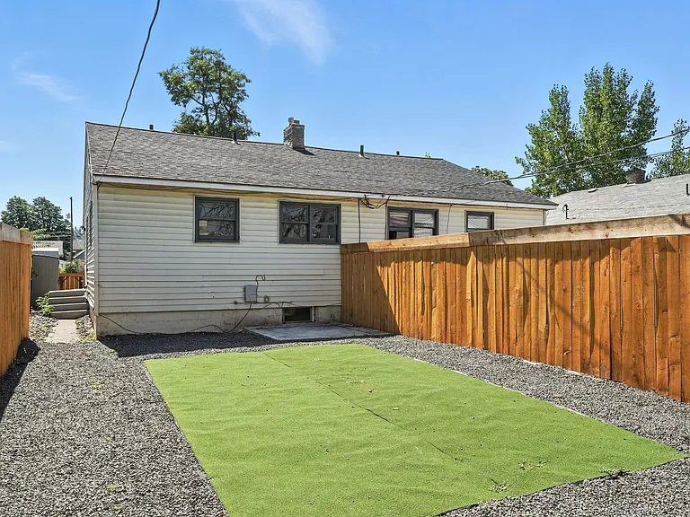 2609 E 1st Ave — Photo 18