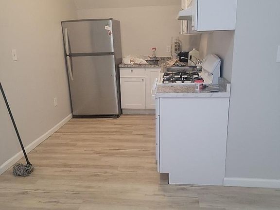 5th image of 116 Belmont Ave