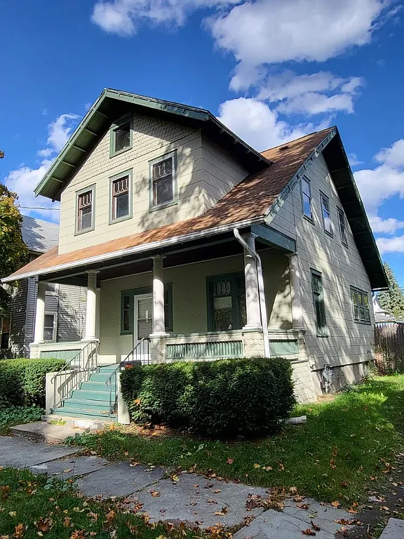 664 Walnut St photo 1