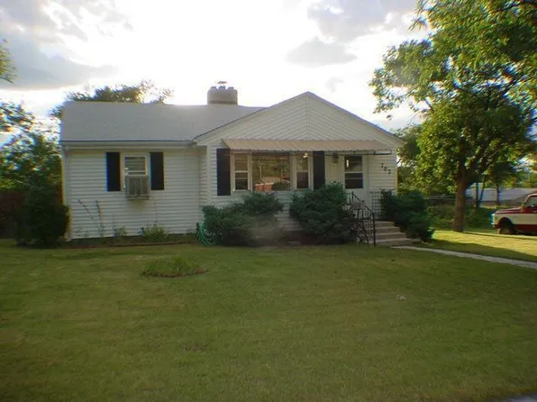 702 Lincoln Ave, La Junta, CO 81050
