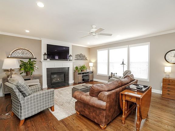 5th image of 5597 Crestwood Dr
