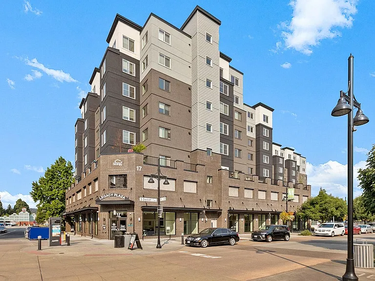 Legacy Plaza Senior Living Apartments — Photo 40