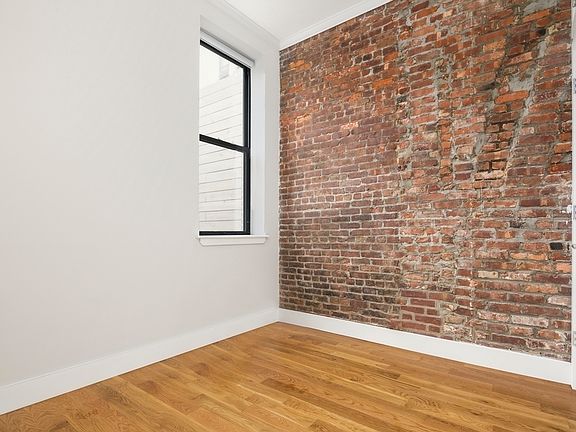 4th image of 30 Carmine St APT 3B
