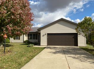 425 Bostian Ct, Orangeville, IL 61060
