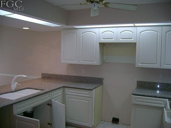 4th image of 803 McGregor Park Cir