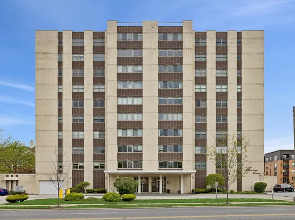141 N La Grange Rd APT 903, La Grange, IL 60525