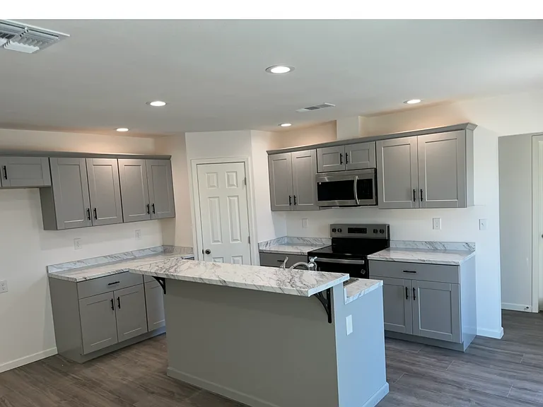 2740 Inverness Dr — Photo 5
