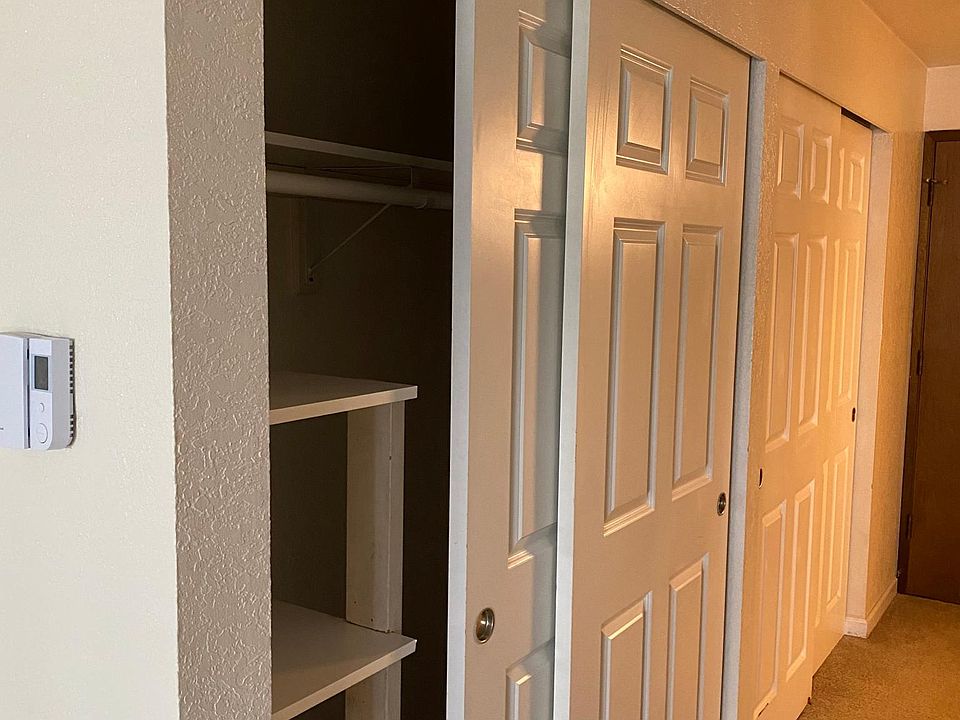 1st image of 4254 7th Ave NE APT 102