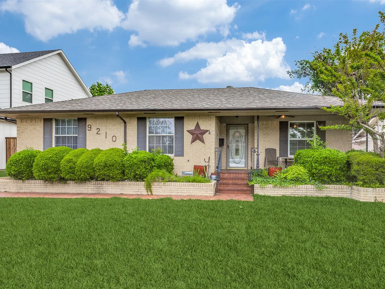 3 bed, 2.0 bath, 1598 sqft, $2,750 — Photo 1