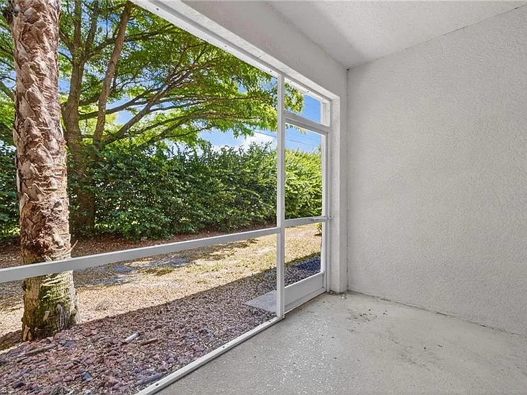 8289 Pacific Beach Dr — Photo 19
