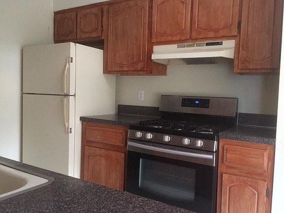 2nd image of 1273 N Railroad Ave #2