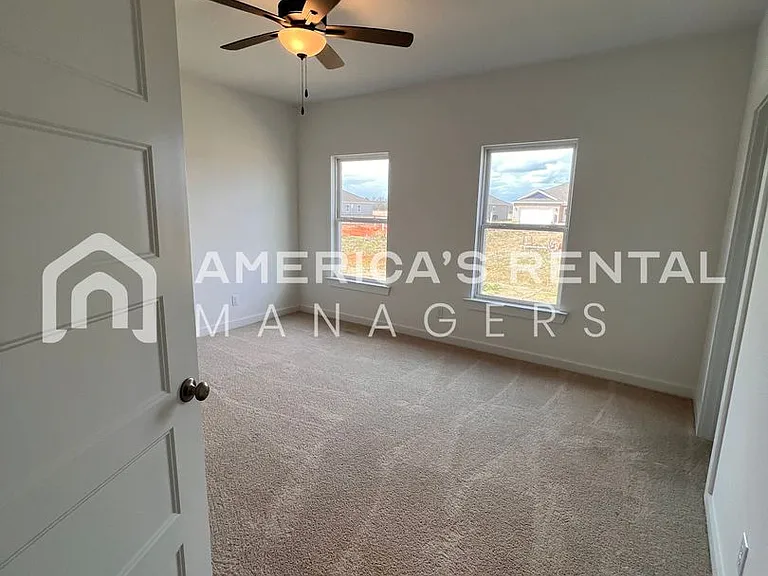 19651 Amberley Rd — Photo 24