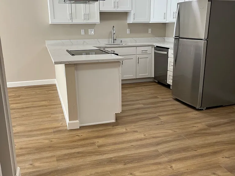 520 Elm Street Apts — Photo 19