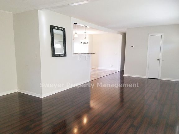4th image of 5731 Wisteria Ln