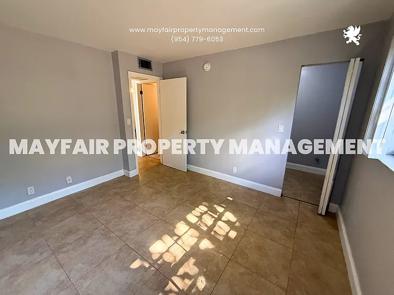10534 NW 29th Ct — Photo 12
