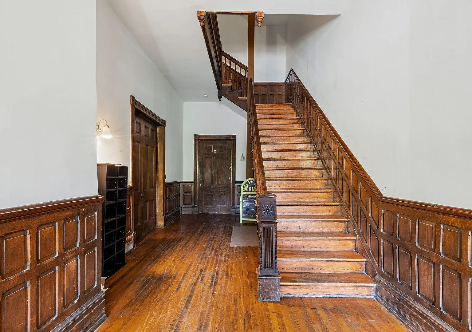 818 W Franklin St — Photo 4