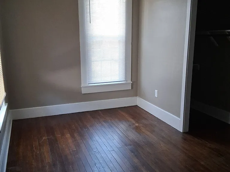 121 S 5th St — Photo 18