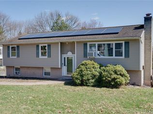 20 Robin Hill Dr, Poughkeepsie, NY 12603