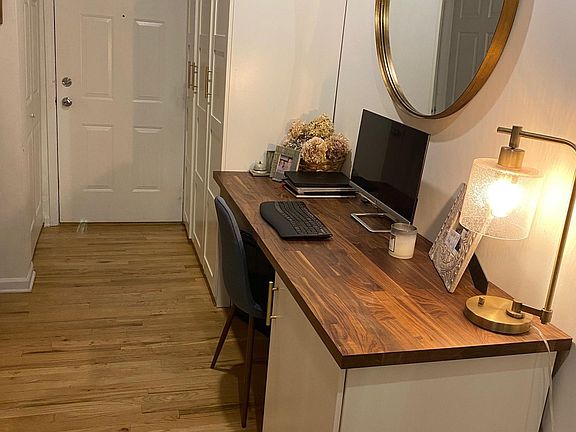 Foyer / Office space