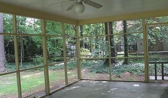 3rd image of 132 Tuckahoe Trce