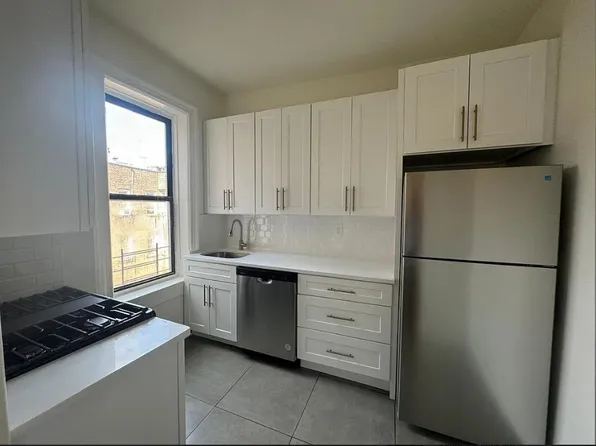 601 Crown Street image 1 of 9