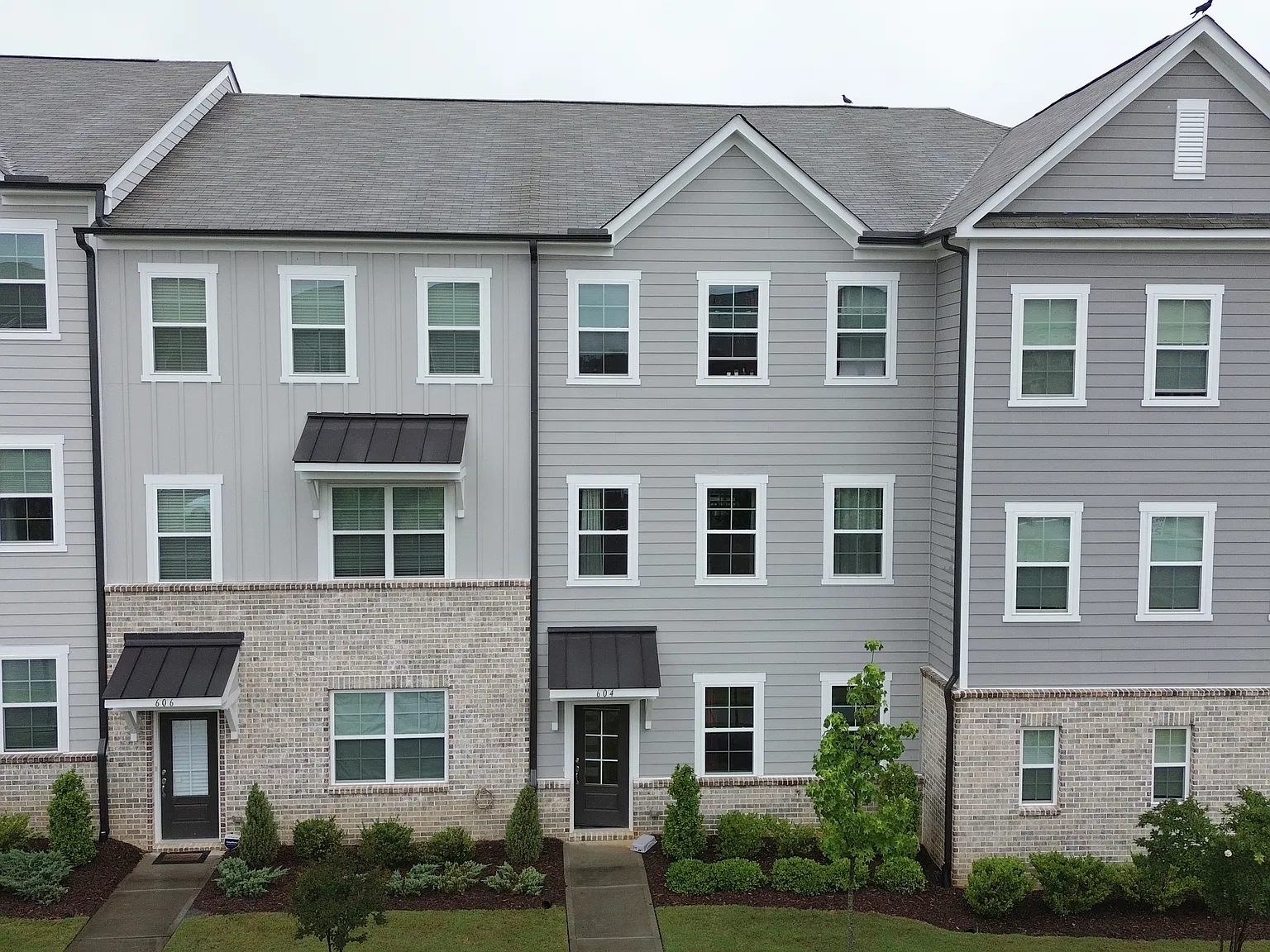 604 Amaranth Dr — Photo 1