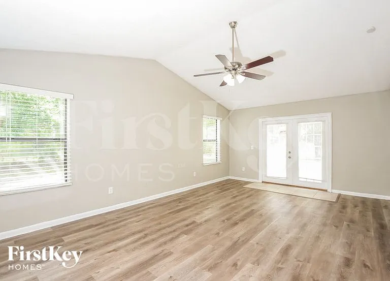 232 Rheine Rd NW — Photo 3