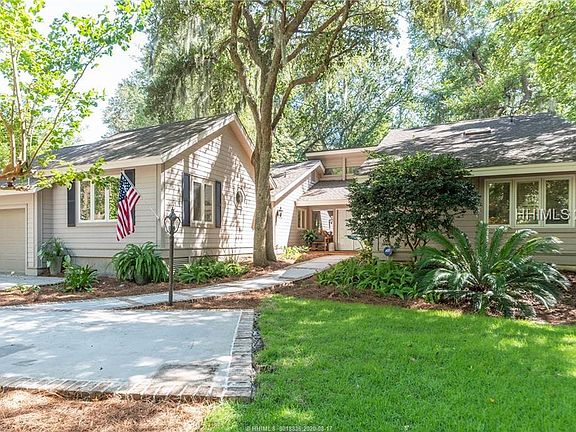 3rd image of 4 Deerfield Ct