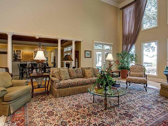 4th image of 20 Hickory Creek Dr