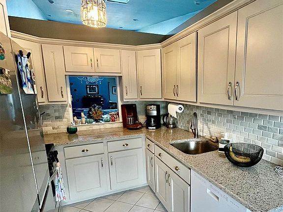 3rd image of 735 Spring Lake Drive