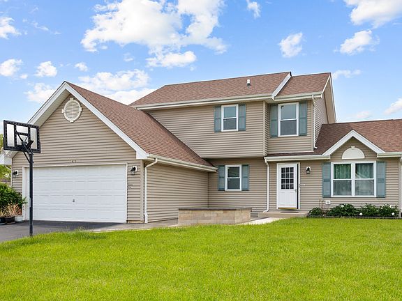 2nd image of 1413 Skylark Ln