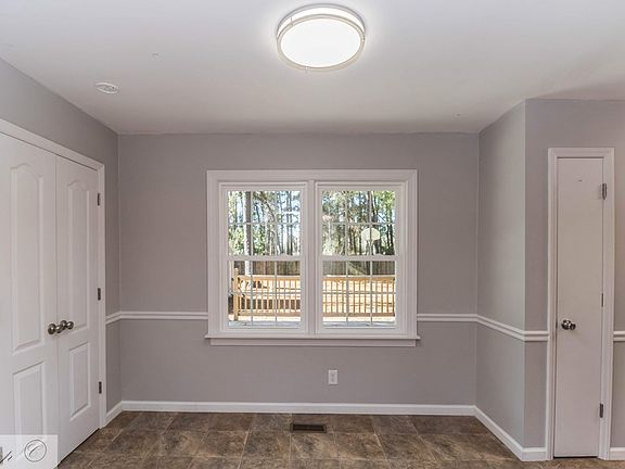 4th image of 154 W Hill St