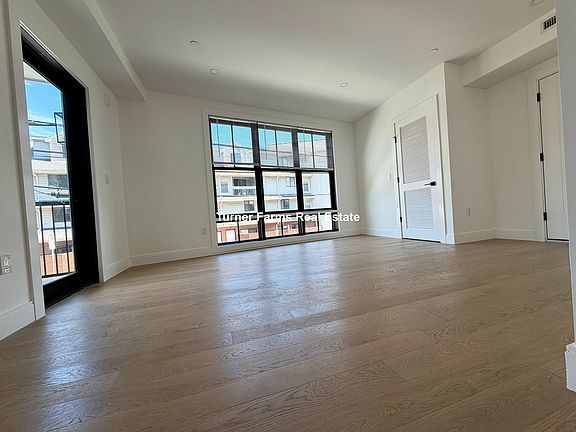 4th image of 36 Colborne Rd #2A