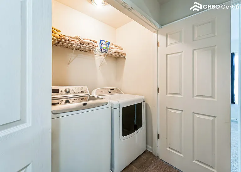 Detergent and extra sheet