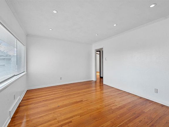 5th image of 473 Tiffany Dr