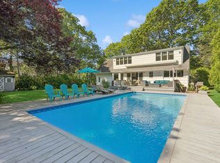 38 Eisenhower Dr, East Quogue, NY 11942