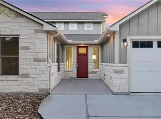 102 Sinclair Dr, Spicewood, TX 78669