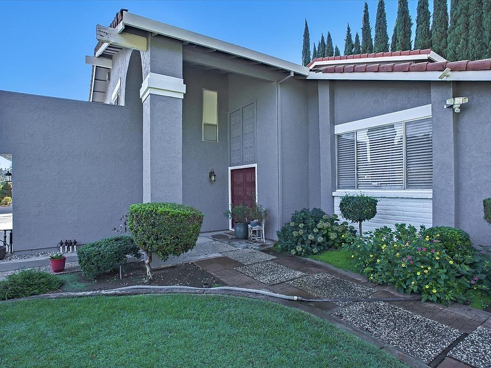1st image of 35 Shady River Cir
