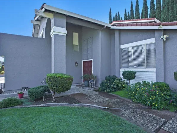 35 Shady River Cir, Sacramento, CA 95831