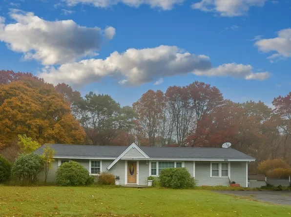 169 Powderhorn Dr, Taunton, MA 02780