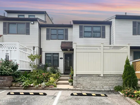 28 Alcott St, Staten Island, NY 10312